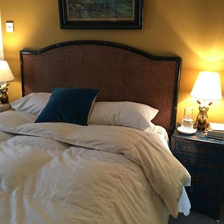 Wynberg House Bed & Breakfast Суонзи Екстериор снимка