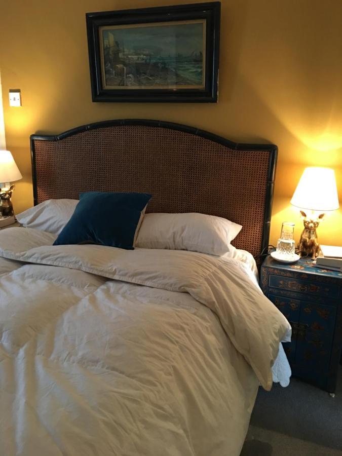 Wynberg House Bed & Breakfast Суонзи Екстериор снимка