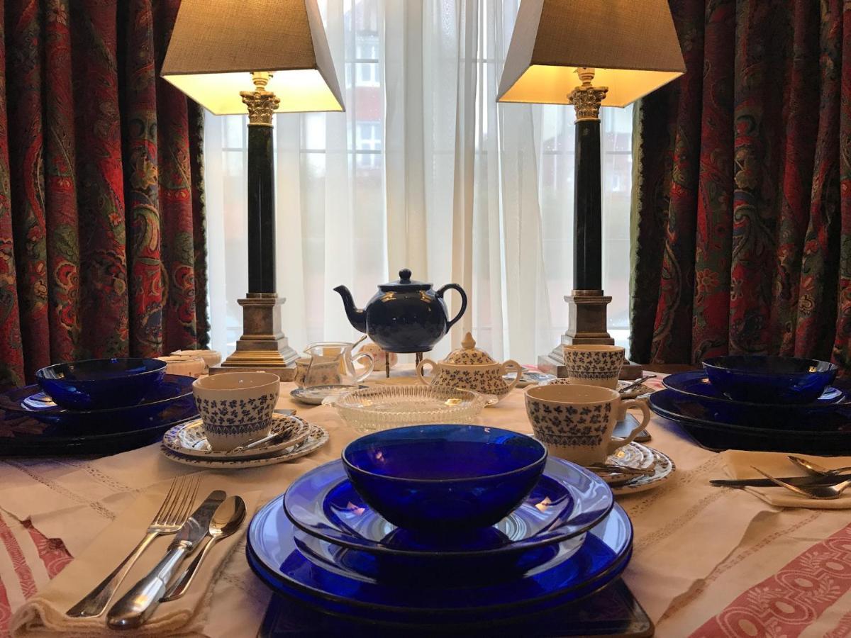 Wynberg House Bed & Breakfast Суонзи Екстериор снимка