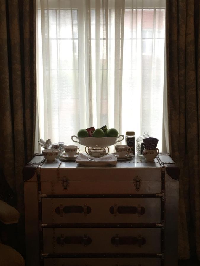 Wynberg House Bed & Breakfast Суонзи Екстериор снимка