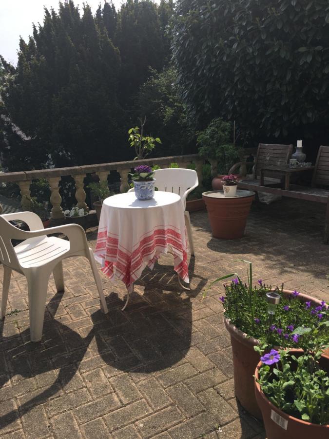 Wynberg House Bed & Breakfast Суонзи Екстериор снимка
