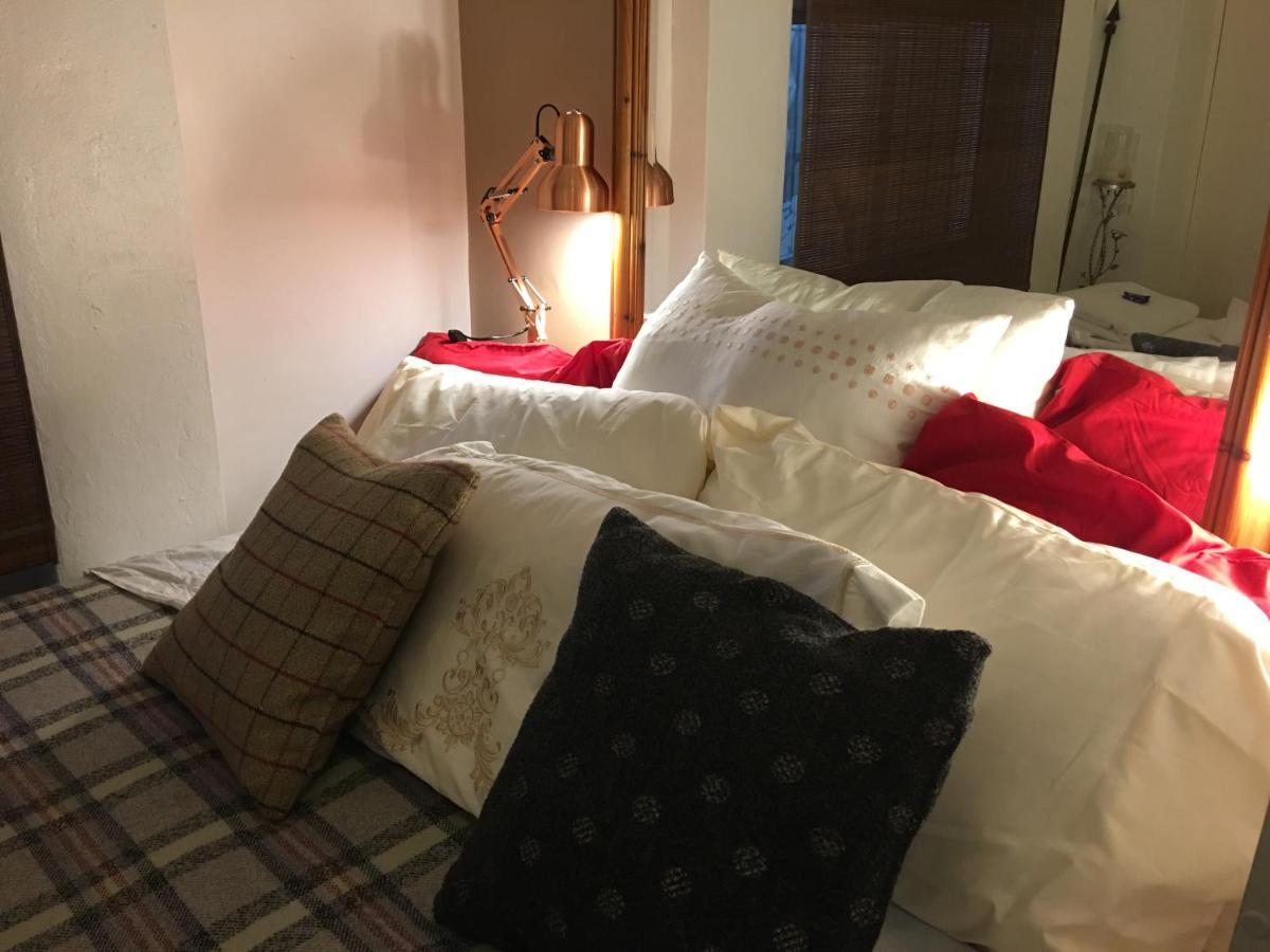 Wynberg House Bed & Breakfast Суонзи Екстериор снимка